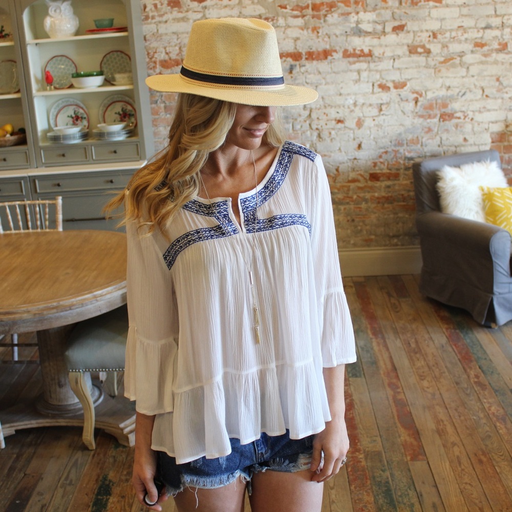 ✨RESTOCKED✨Boho Ivory Embroidered Top - Picture 2 of 5